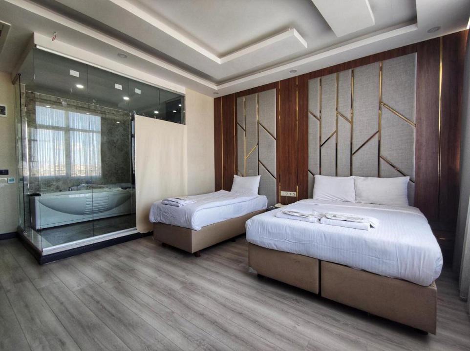 The Golden Pera's Hotel