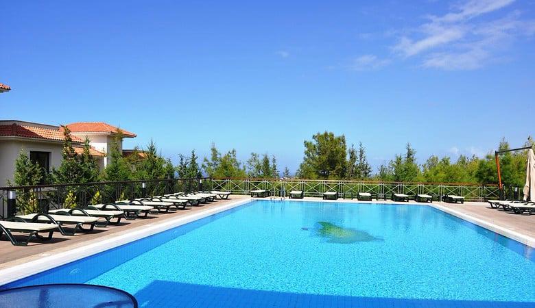 Korineum Golf & Beach Resort