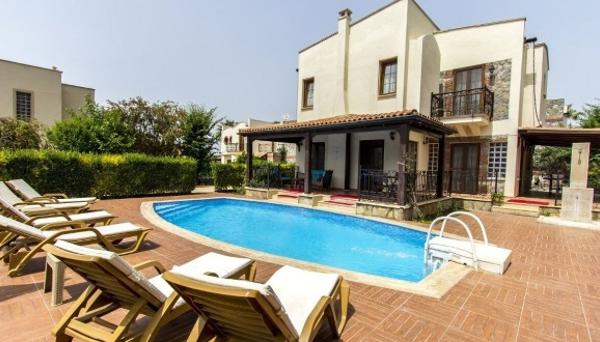 Villa Sierra by Villamnet