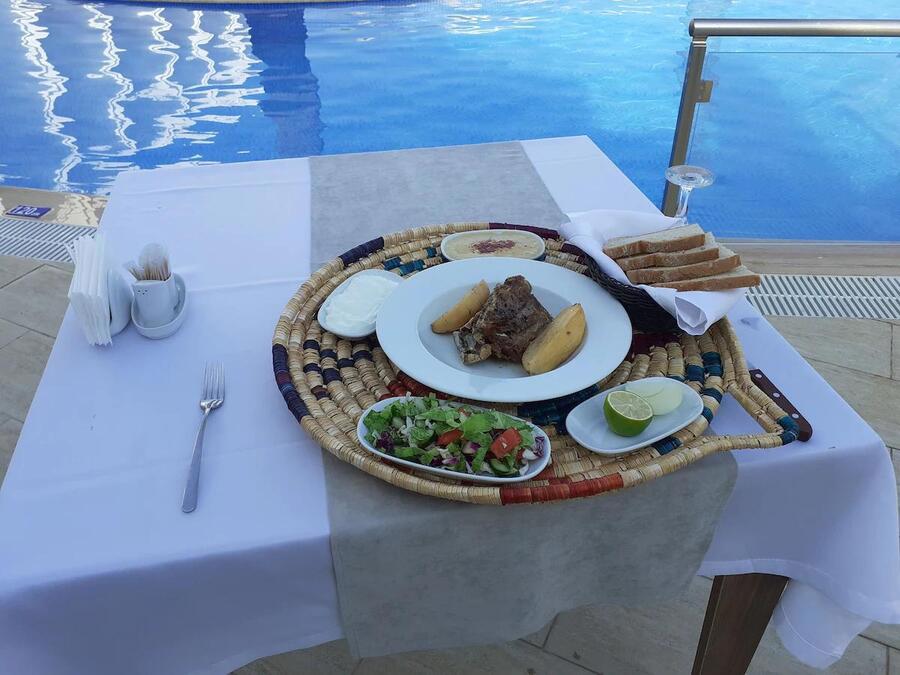 Mimoza Beachfront Hotel & Restaurant