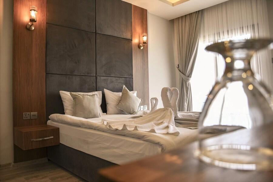 Mimoza Beach Hotel