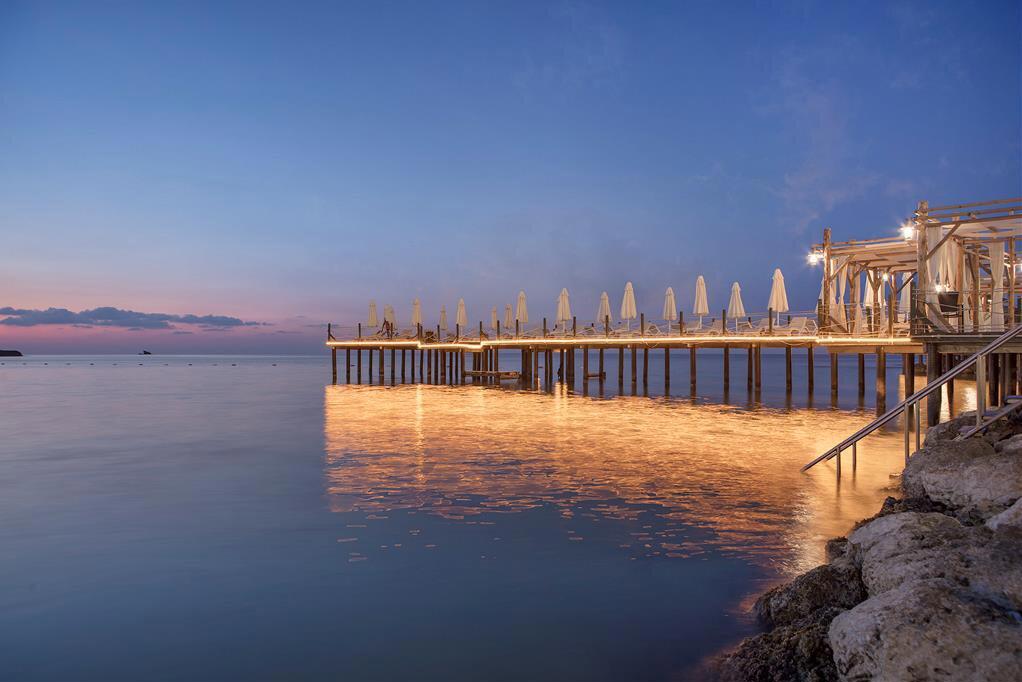 Merit Crystal Cove Hotel Casino & SPA
