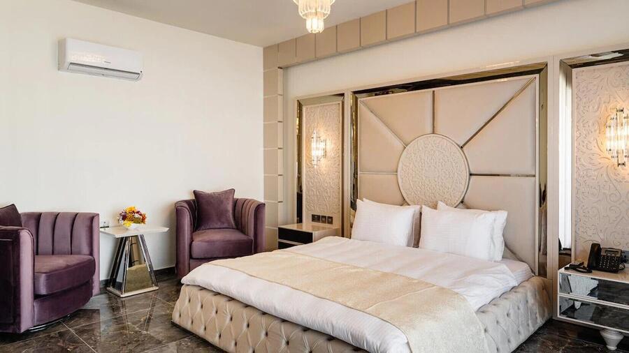 Royal Palace Hotel