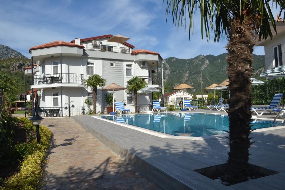 Bybassios Hotel