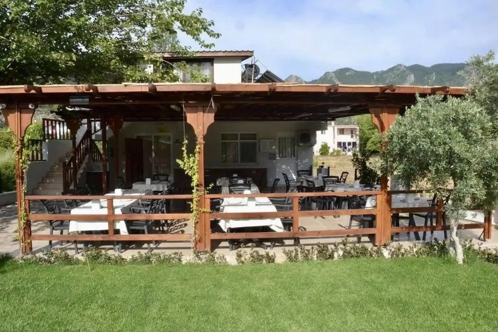 Bybassios Hotel
