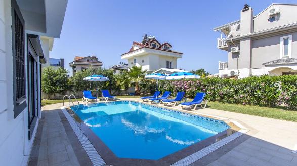 Villa Serra by Villamnet