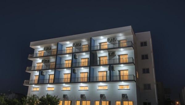 Deniz Airport Suites