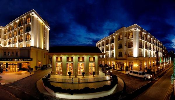 Rocks Hotel & Casino