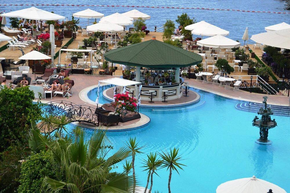 Rocks Hotel Casino