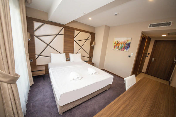 Litros Hotel