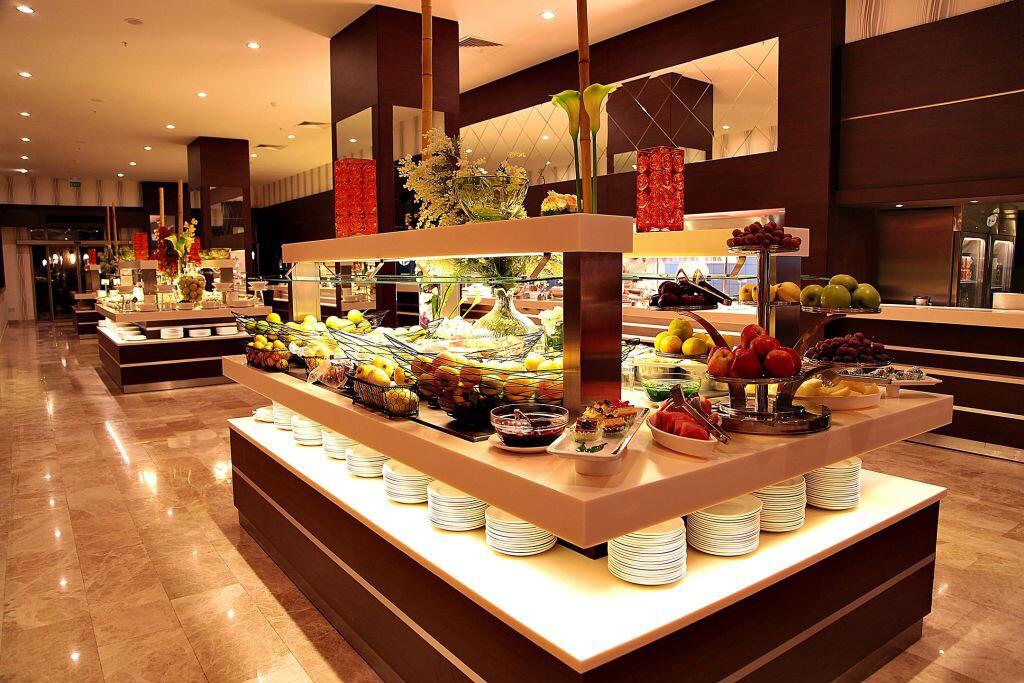 Cratos Premium Hotel Casino & Spa
