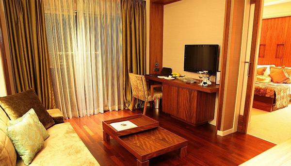 Cratos Premium Hotel & Spa