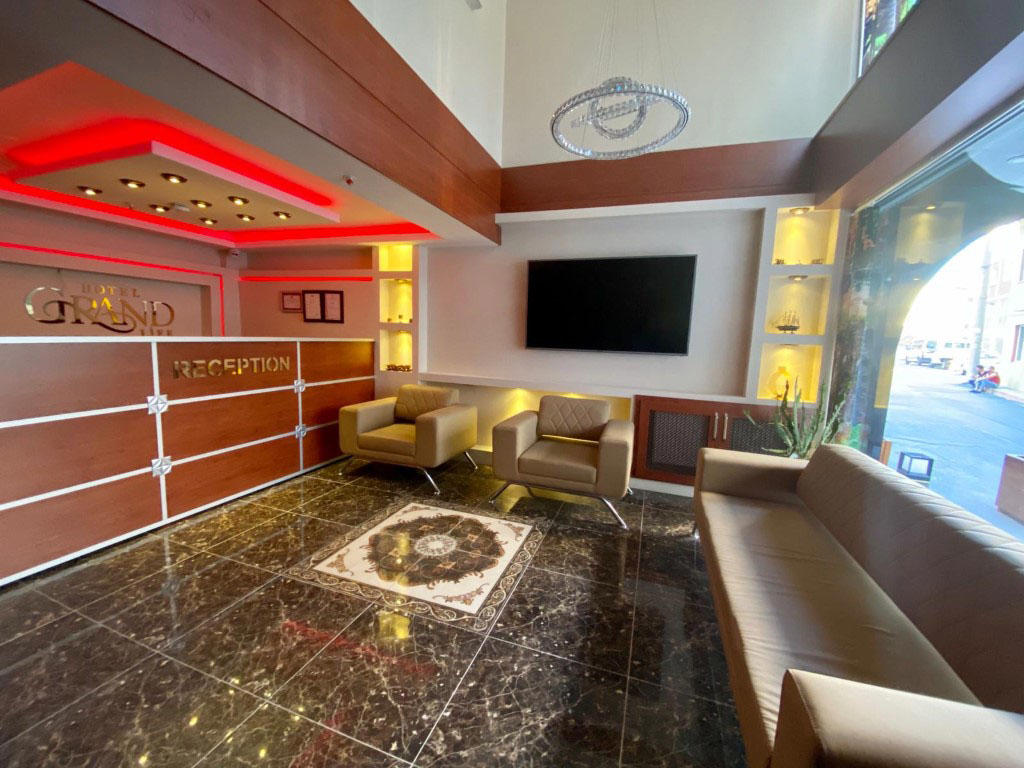 Grand Life Hotel