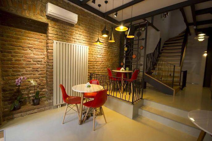 Calanthe Residence