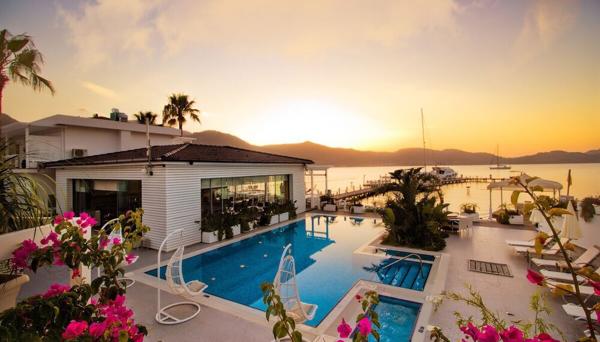 Poseidon Boutique Hotel  & Yacht Club