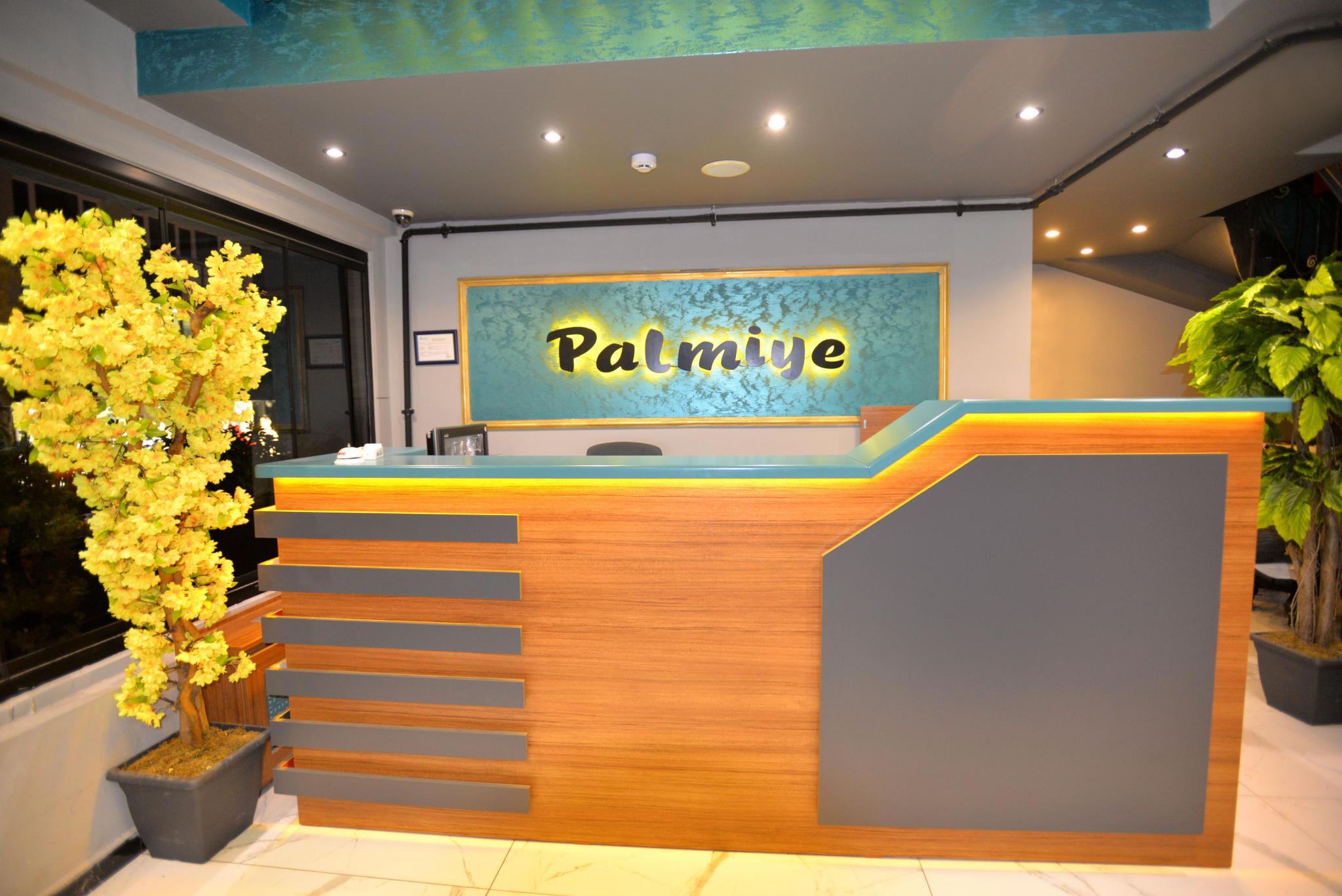 Palmiye Suit