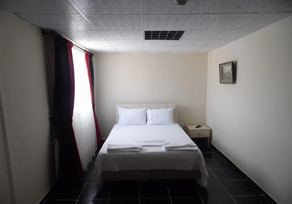 Saral Hotel