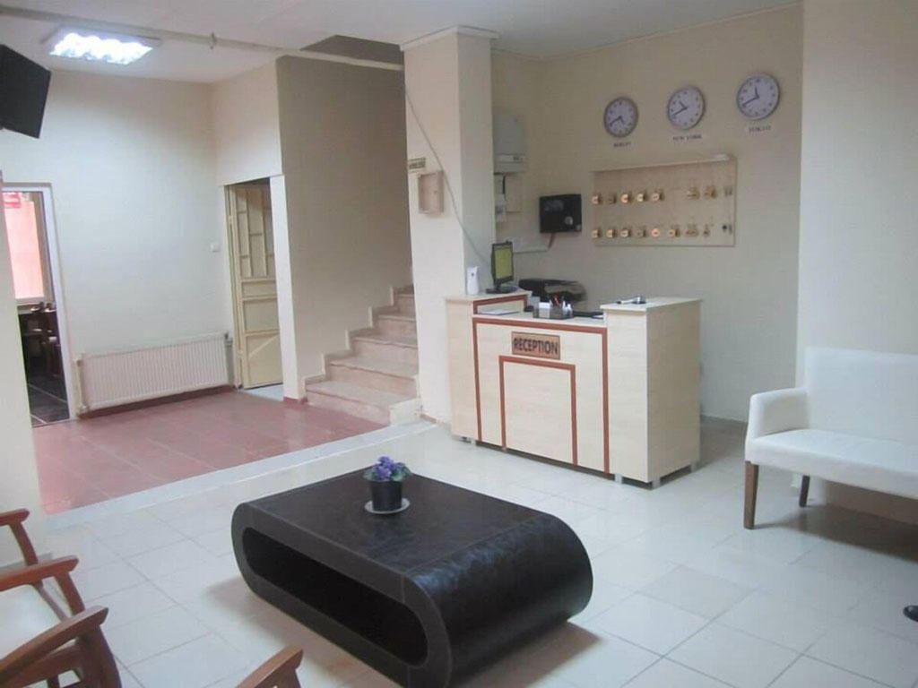 Saral Hotel
