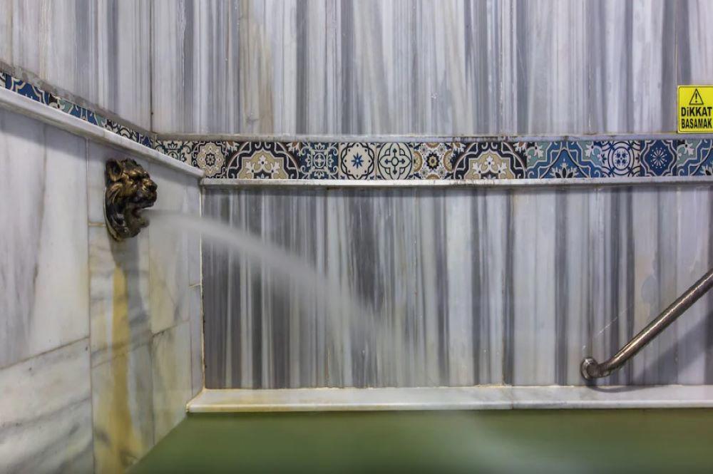 Formback Thermal Hotel