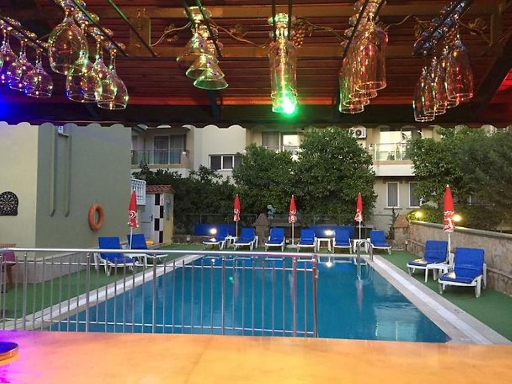 Club Ege Apart Hotel