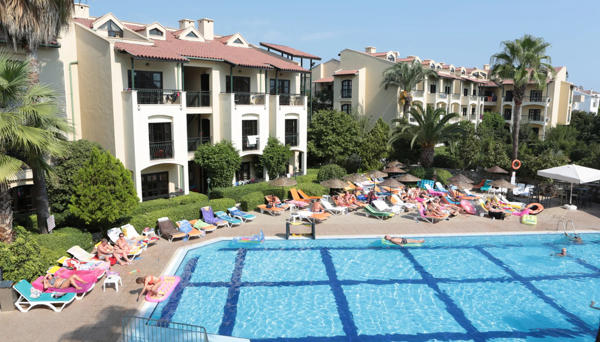 Club Turquoise Apart
