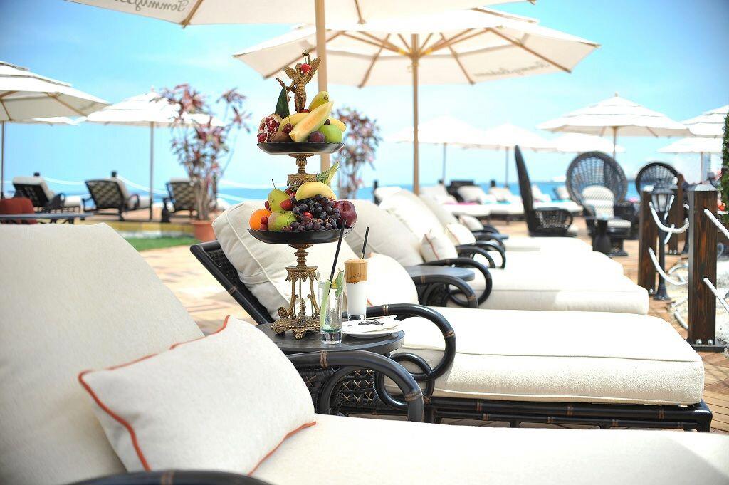 Les Ambassadeurs Hotel & Casino Marina