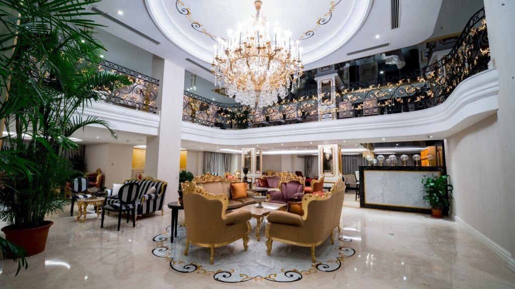 Les Ambassadeurs Hotel & Casino Marina