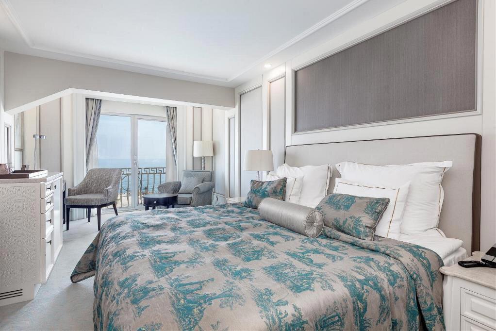 Les Ambassadeurs Hotel & Casino Marina