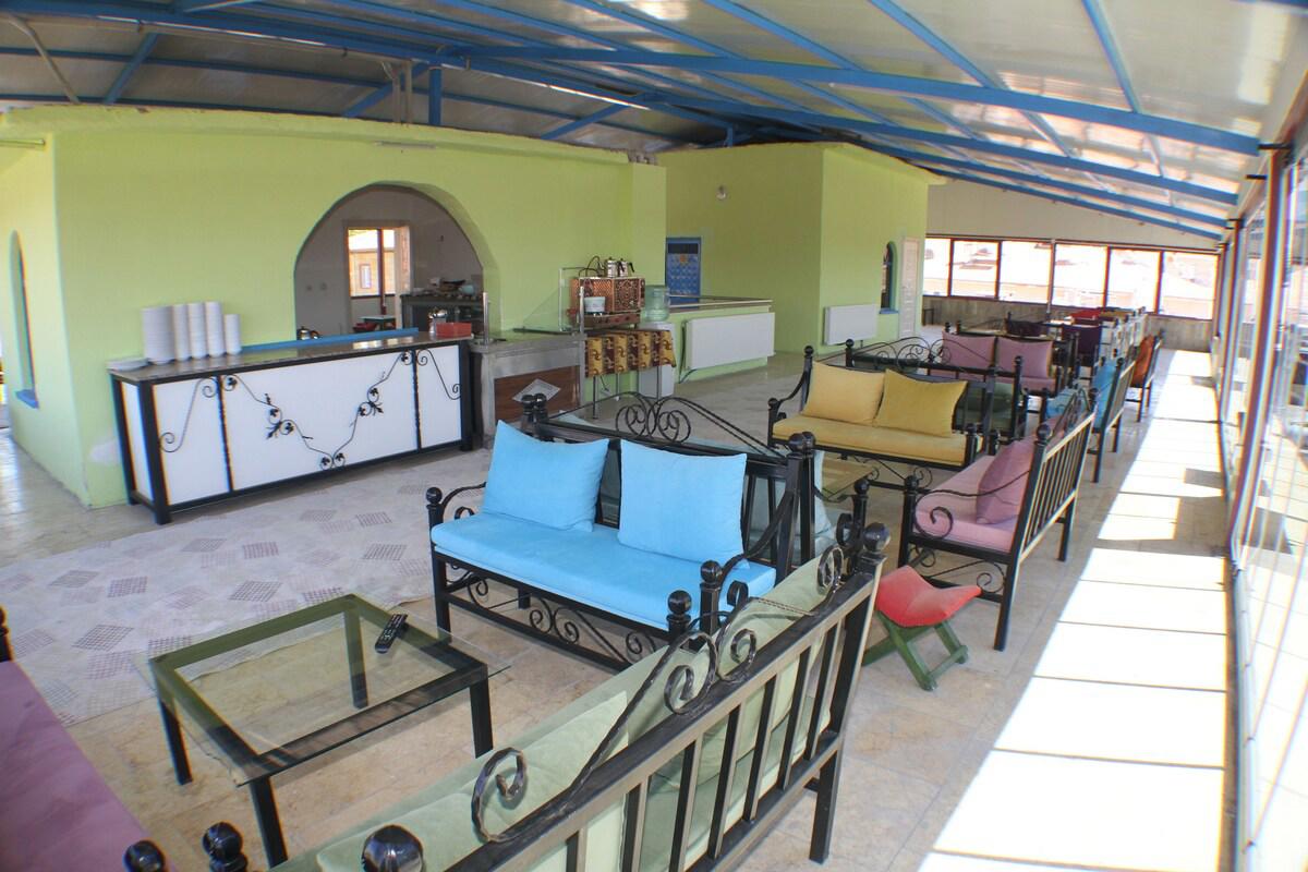 Loopy Lodge Hotel