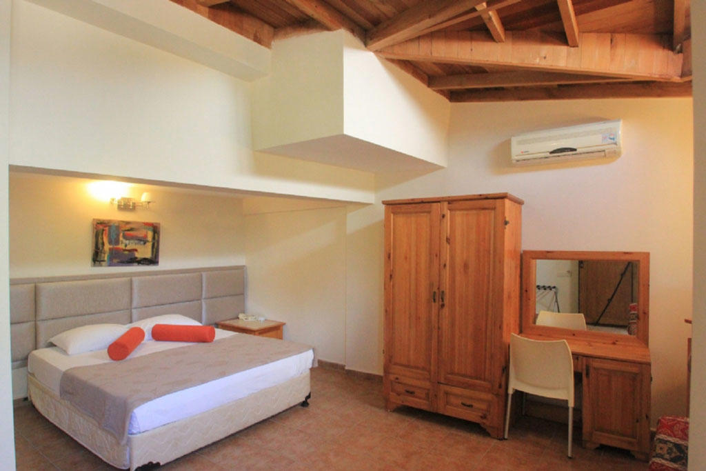 Ford Hotel