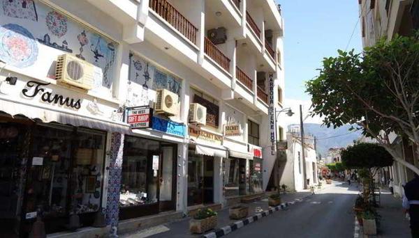 Harbour Scene Hotel