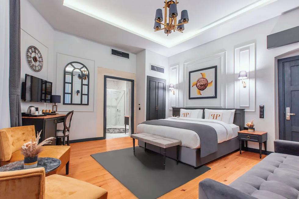 Ferman Port Hotel
