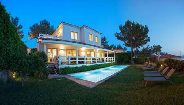 Villa Alize With Sea View