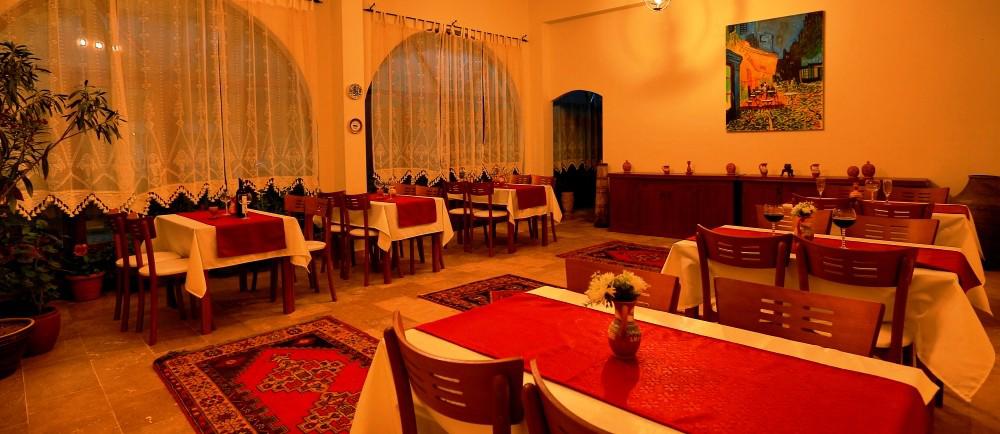 Jerveni Cave Hotel