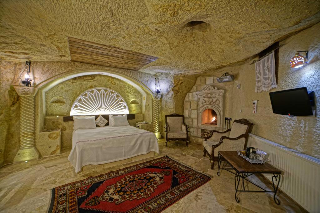 Jerveni Cave Hotel
