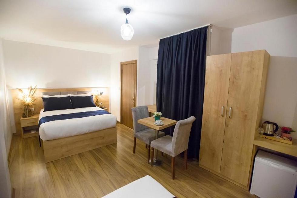 Golden Street Hotel