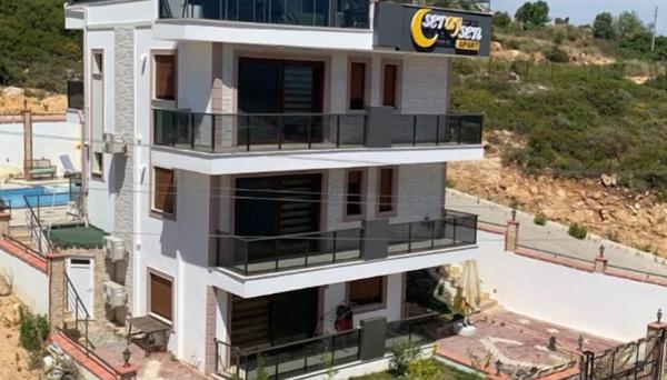Seraysen Apart