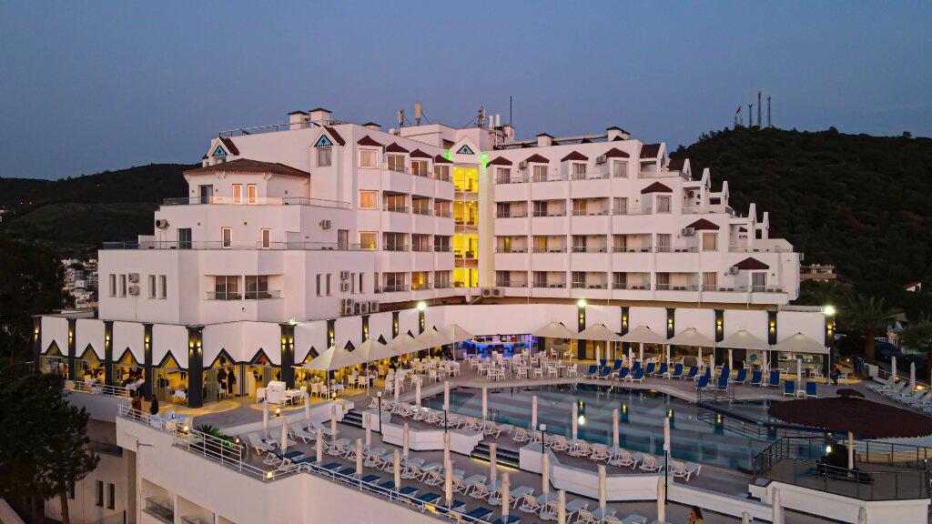 Roseira Beach Resort