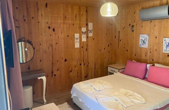 Billy’s Beach Hotel