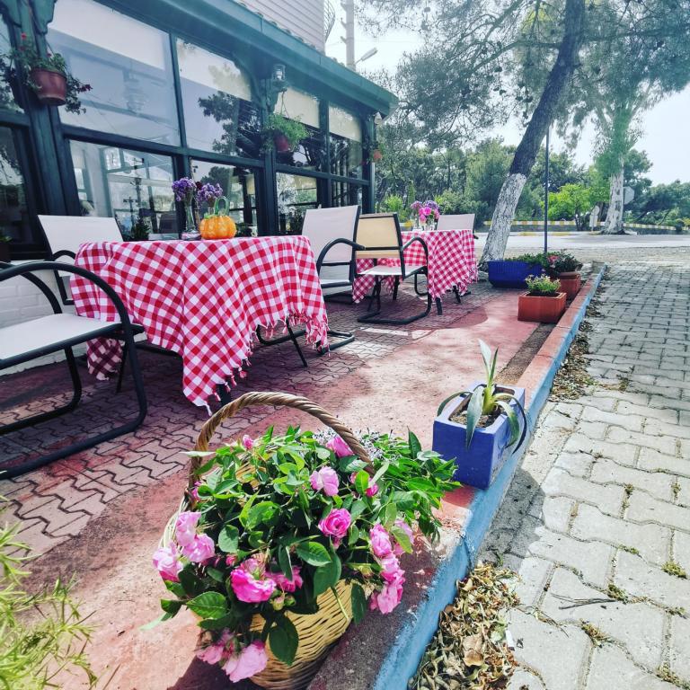 Menekşe Hotel
