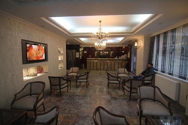 Grand Liza Hotel