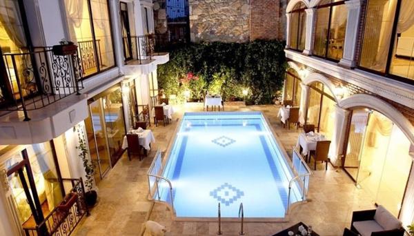 Saint John Hotel