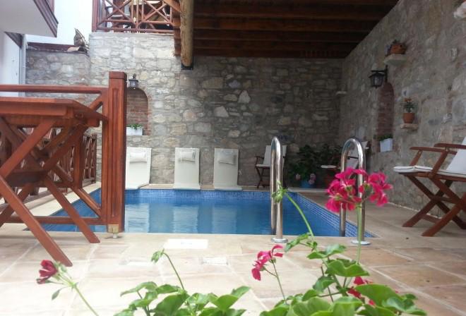 Amazon Petite Palace