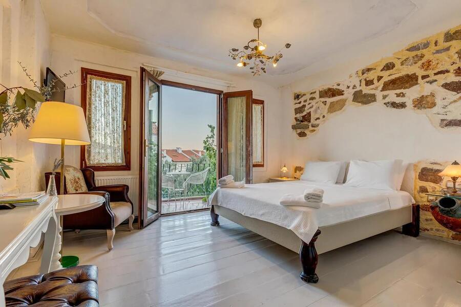Cunda Battalos Küçük Otel +13