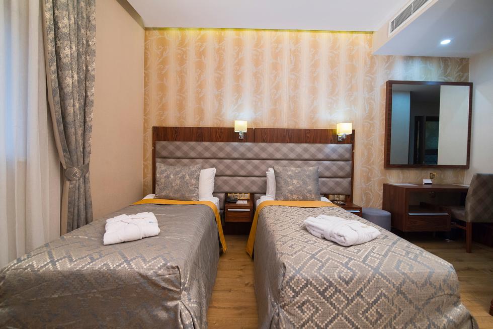 Midmar Deluxe Hotel