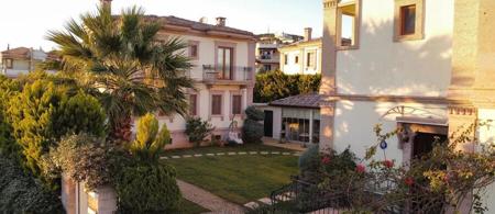Vrodi By House