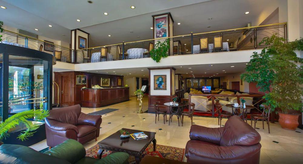 Central Hotel