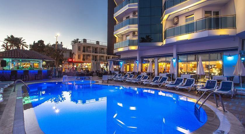 Parador Beach Hotel