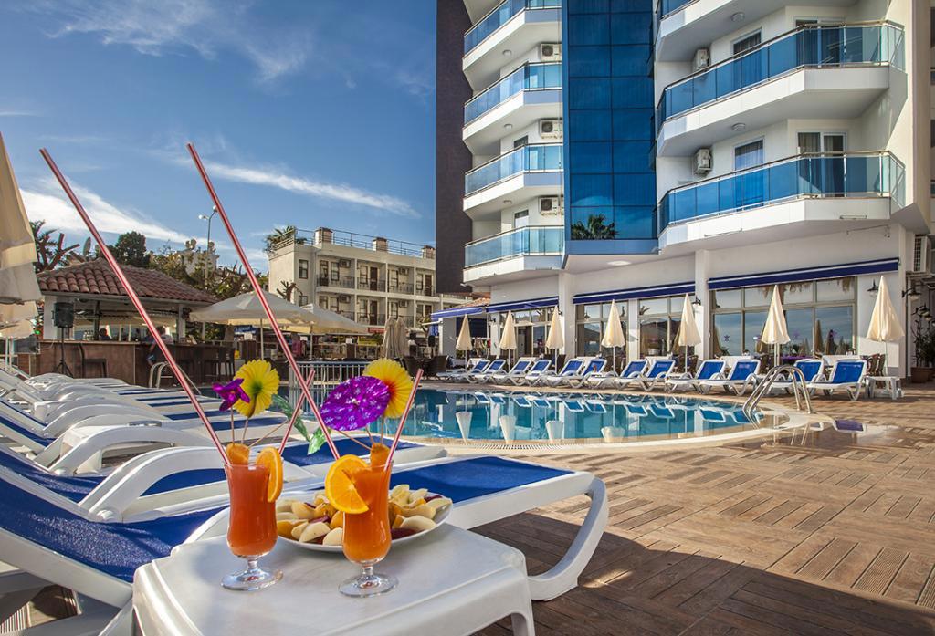 Parador Beach Hotel