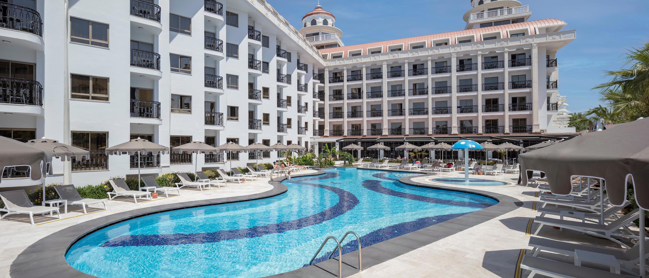 Blue Marlin Deluxe Spa & Resort